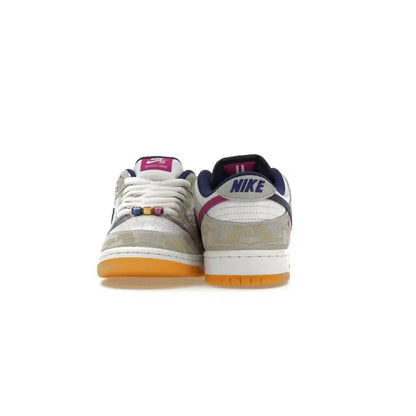 Baskets basse SB Dunk Low Rayssa coloris crème - JIRISU 