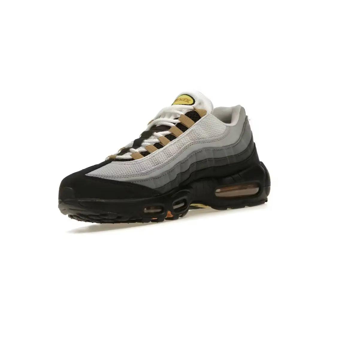 Baskets basse 95 Icons coloris jaune strike (40-43) - JIRISU 