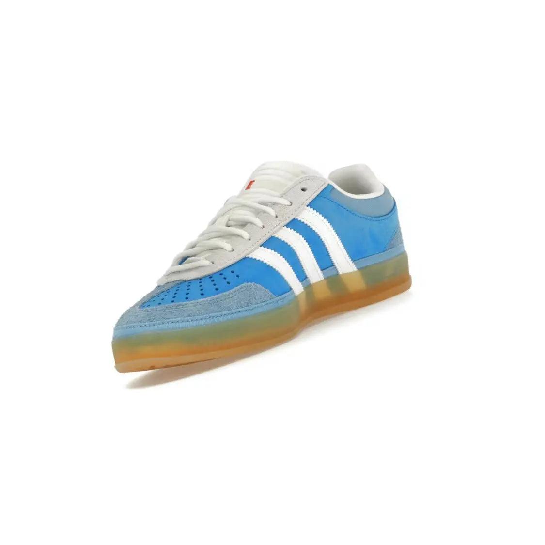 Baskets basse Gazelle Indoor Bad Bunny San Juan coloris bleu - JIRISU 